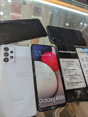 Retail Display Phone Clones