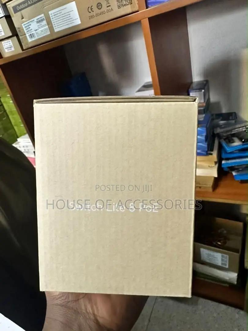 SWITCH LITE 8 Poe