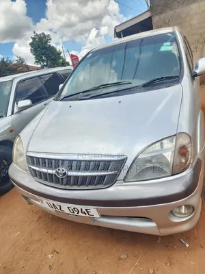 Toyota Nadia 2002 Silver