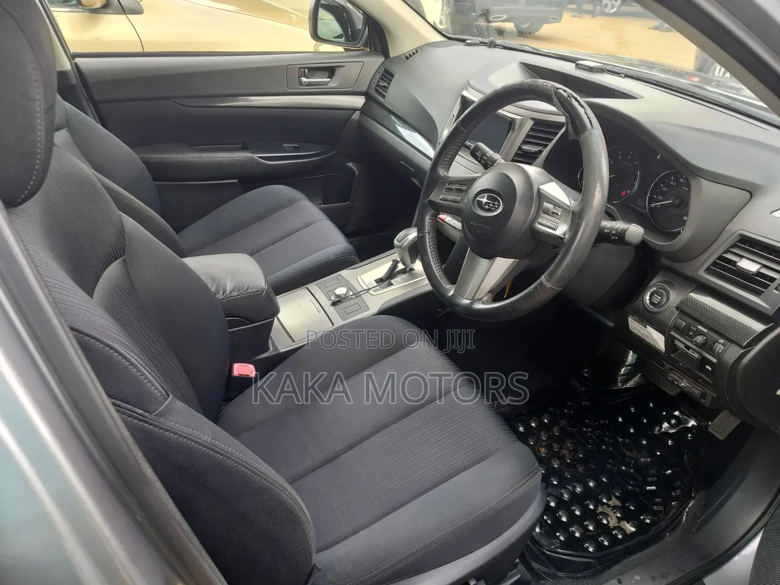 Subaru Legacy 2010 Silver