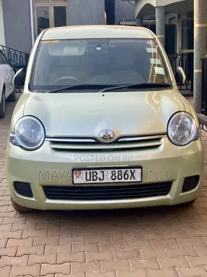 Toyota Sienta 1.5 FWD 2007 Green
