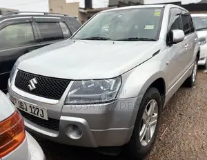 Suzuki Escudo 2010 Silver