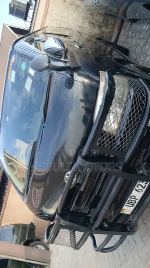 Toyota HiAce 2012 Black