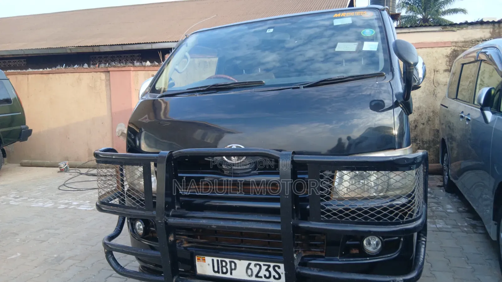 Toyota HiAce 2012 Black