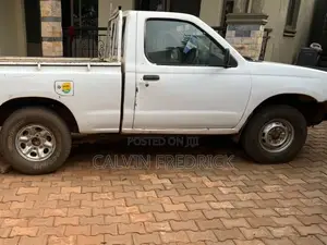 Nissan Hardbody 2003 White