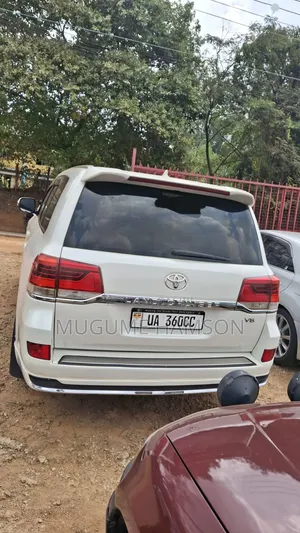 Toyota Land Cruiser 2012 White