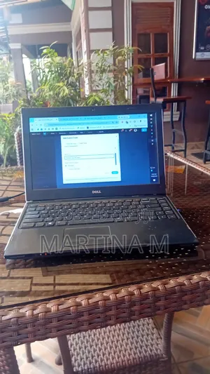 Laptop Dell Latitude 3330 4GB Intel Celeron SSD 250GB