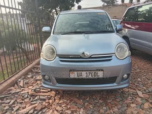 Toyota Sienta 2012 Blue