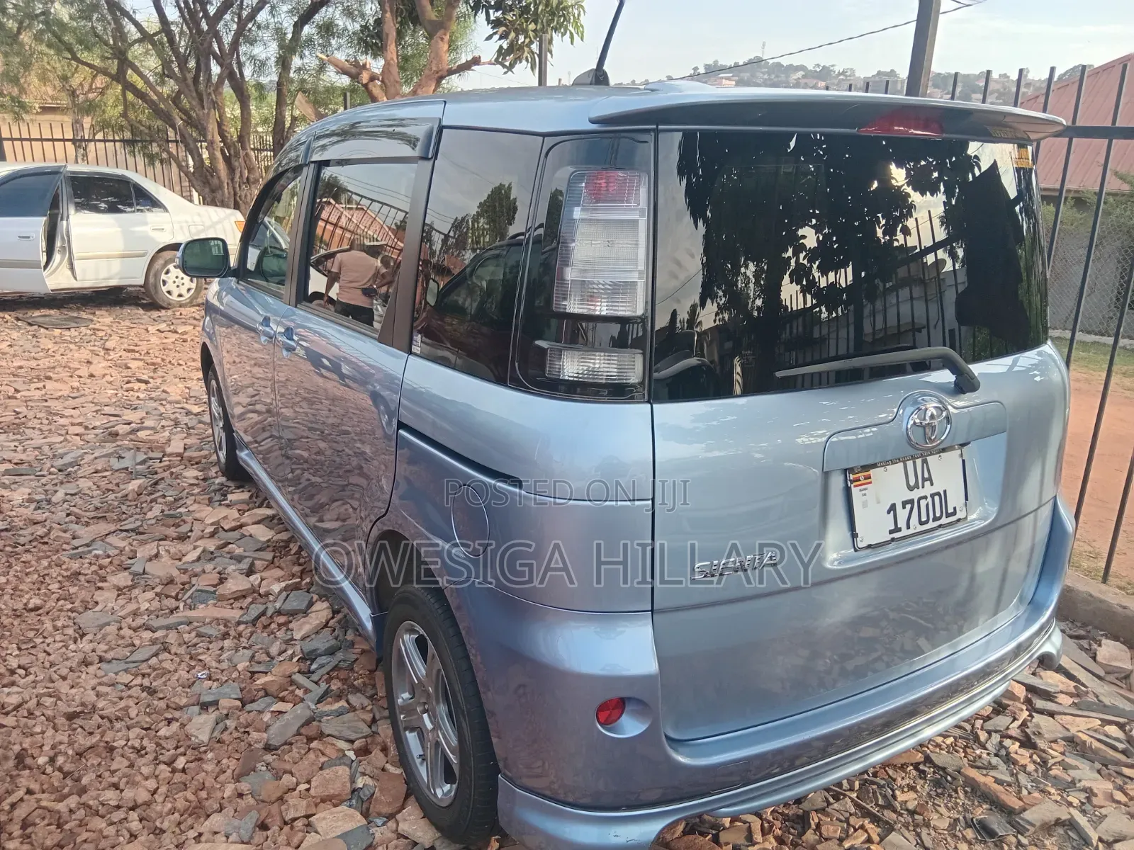 Toyota Sienta 2012 Blue