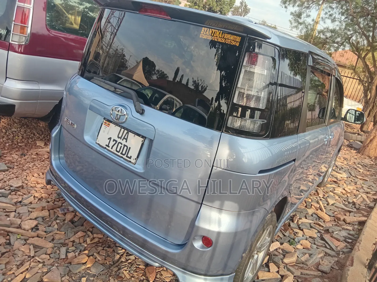 Toyota Sienta 2012 Blue
