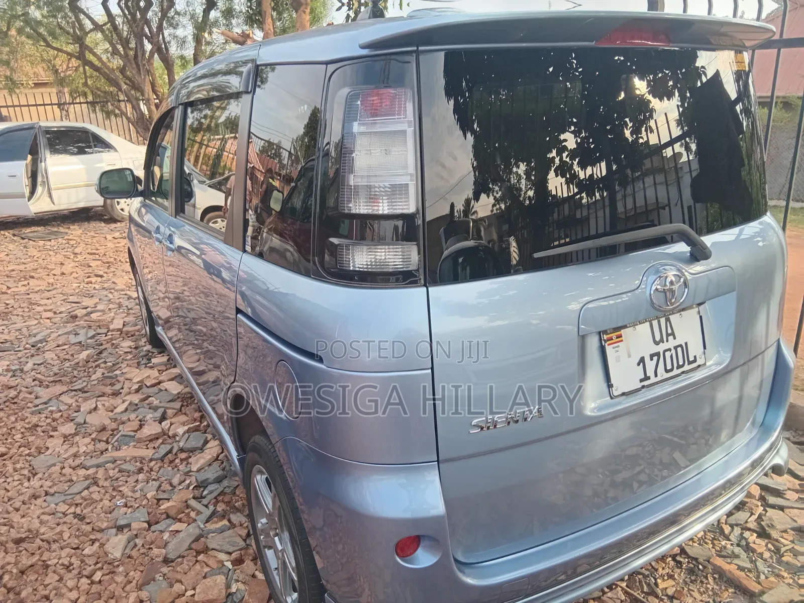 Toyota Sienta 2012 Blue