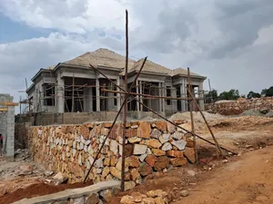 Furnished 5bdrm Bungalow in Kira for sale