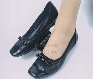 Low Wedge Three Show Shoes