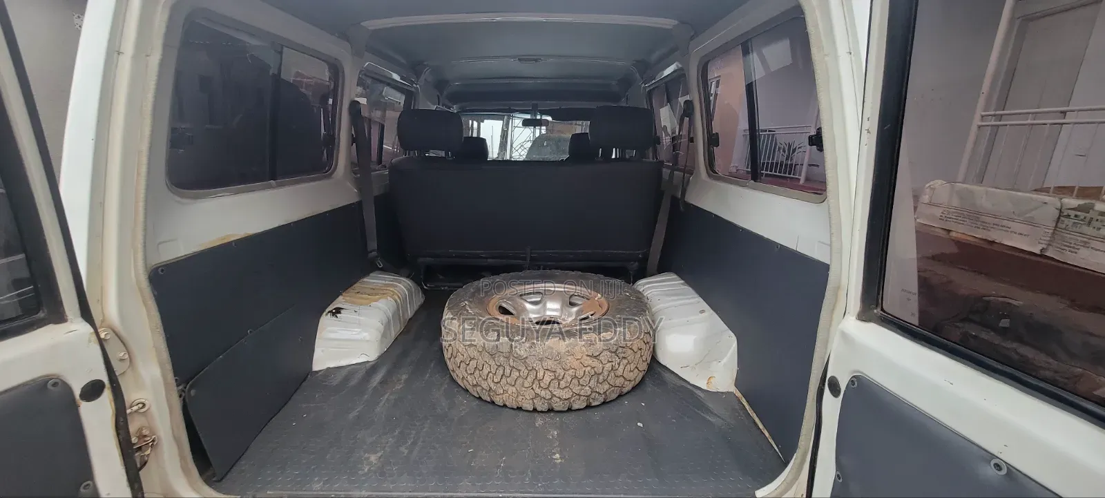 Toyota Land Cruiser 2005 White