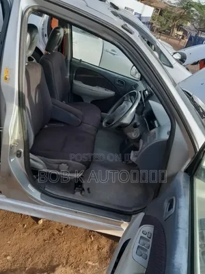 Toyota Raum 2000 Silver