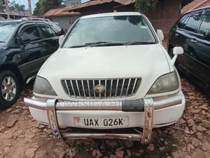 Toyota Harrier 2003 White