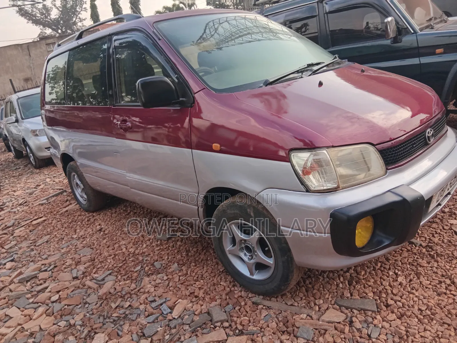 Toyota Noah 2002 Red