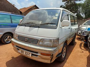 Toyota HiAce 2006 White