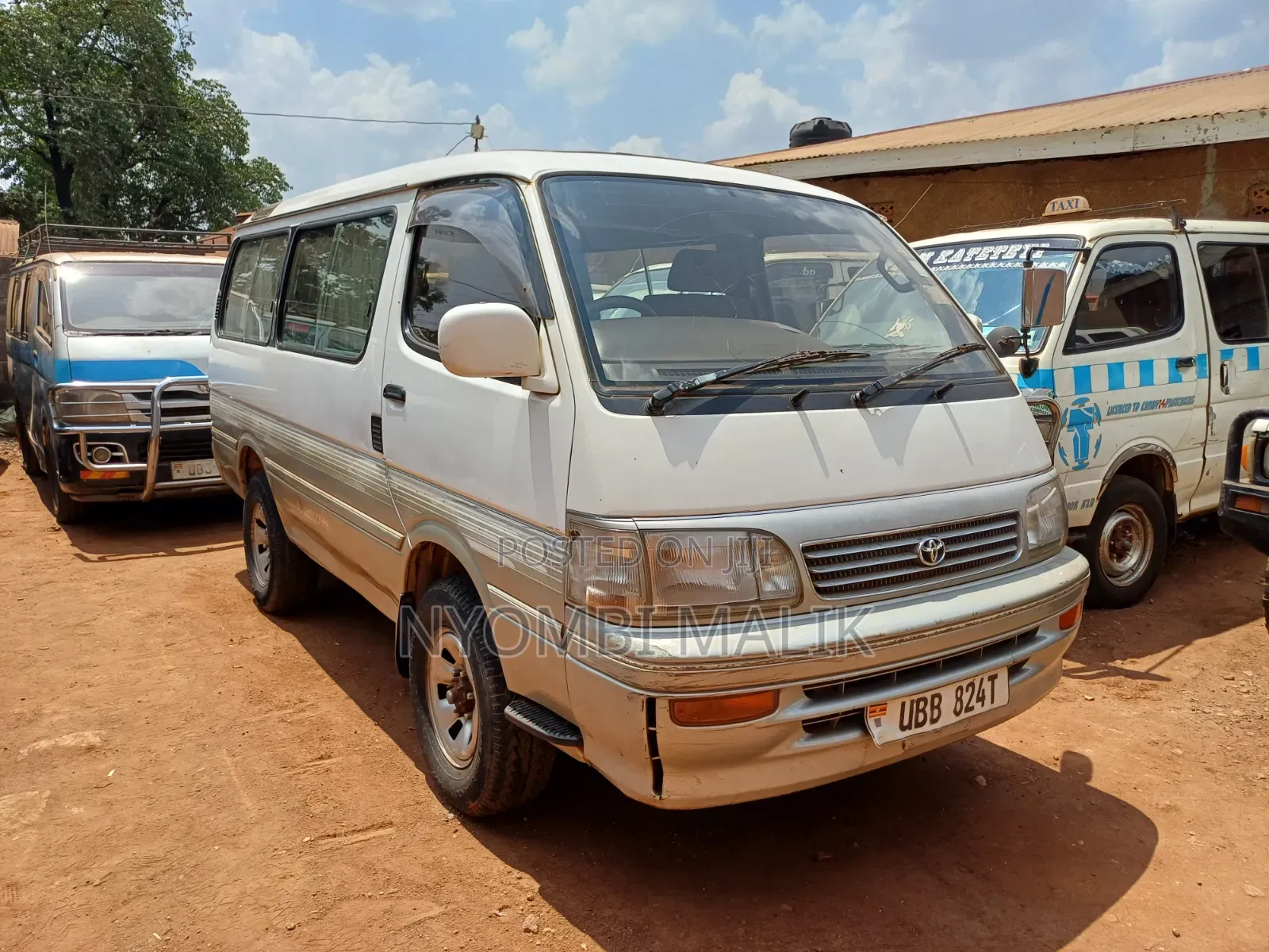 Toyota HiAce 2006 White