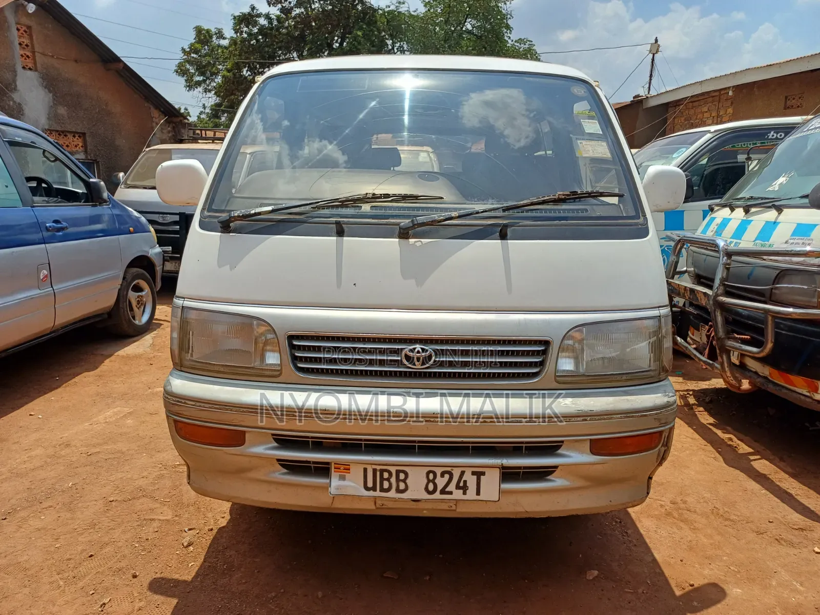 Toyota HiAce 2006 White