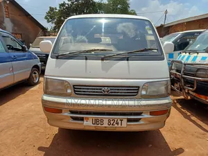 Toyota HiAce 2006 White