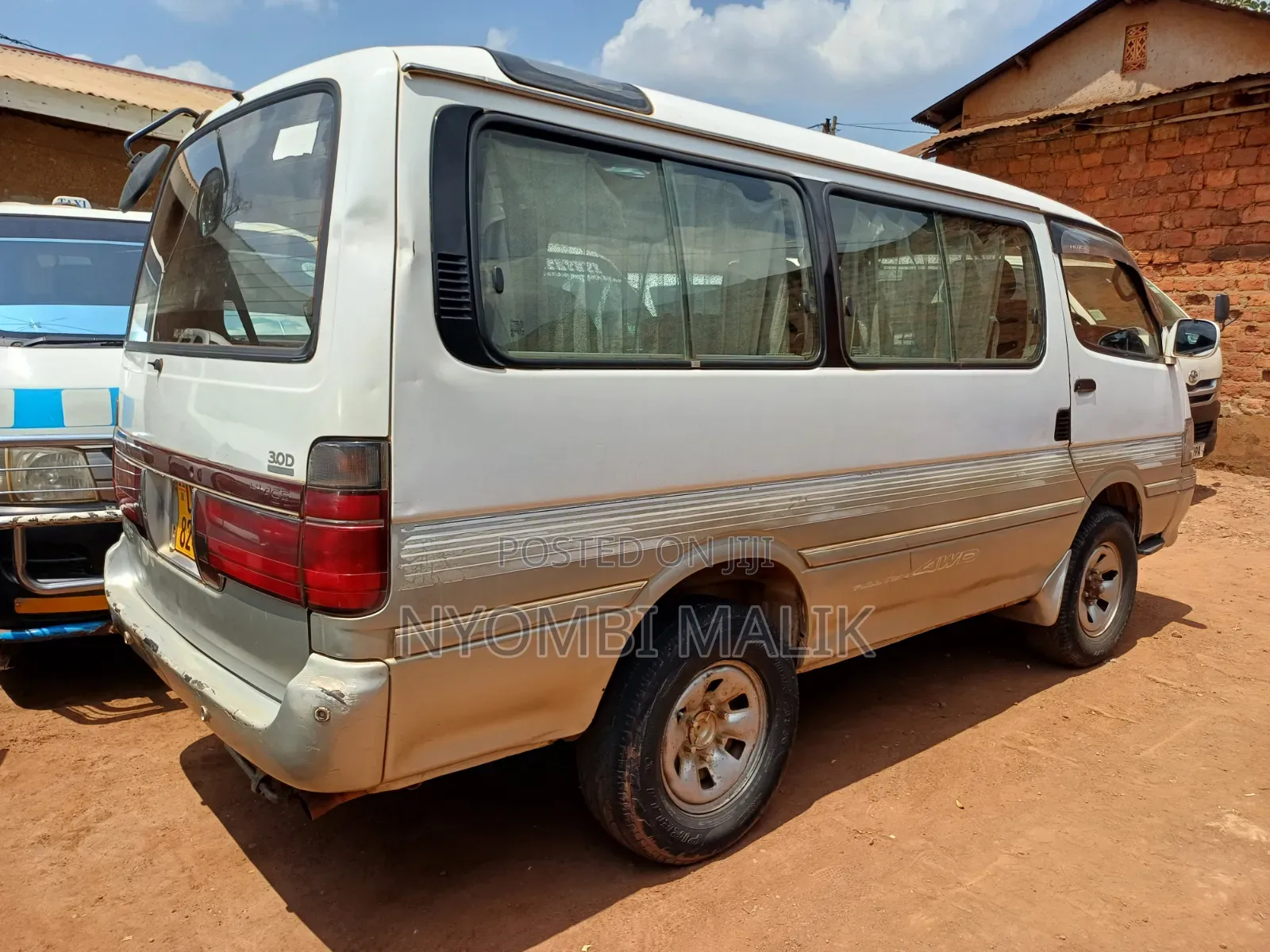 Toyota HiAce 2006 White