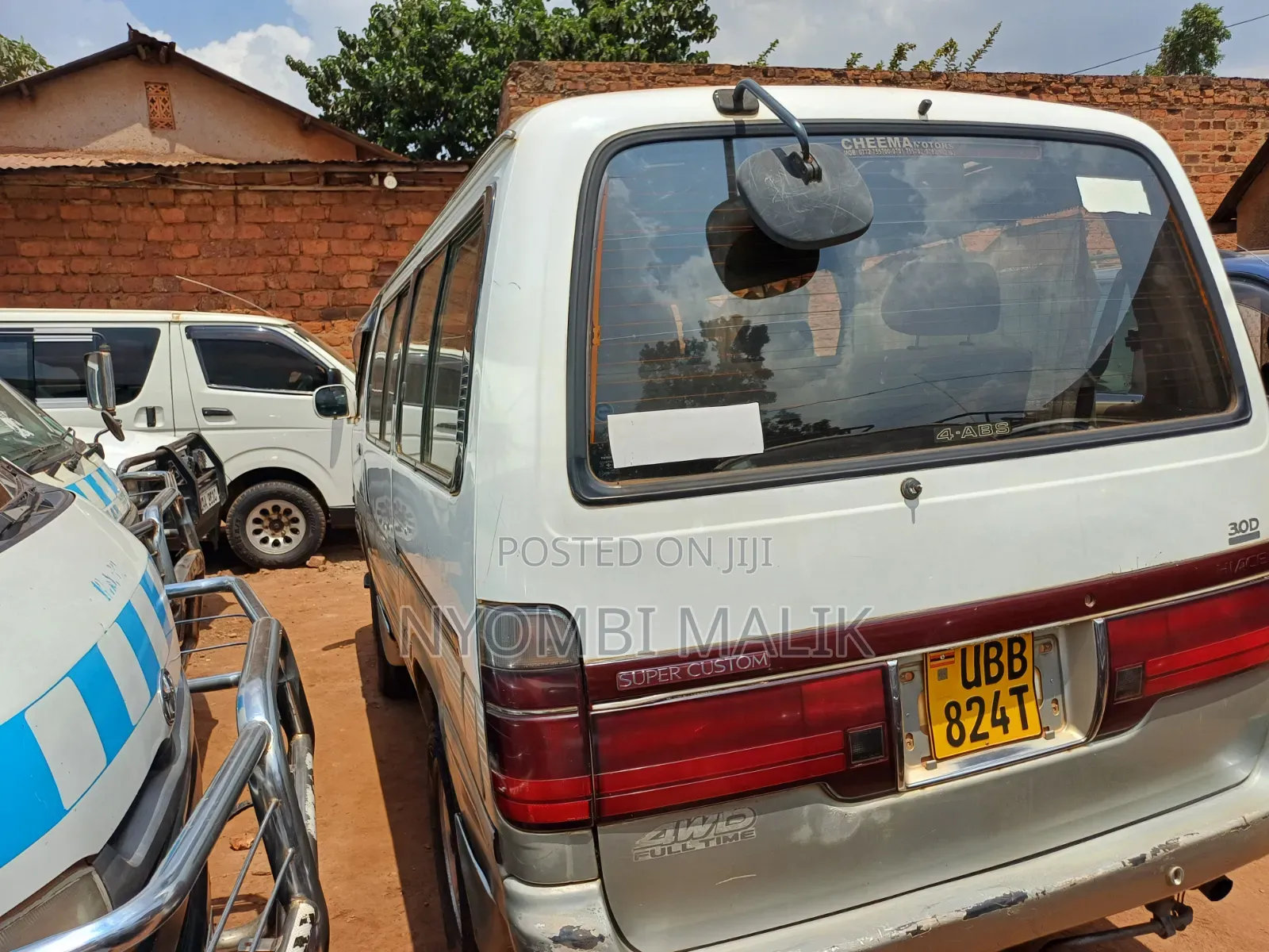 Toyota HiAce 2006 White