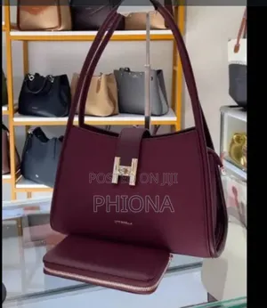 Chris Rose Hand Bags With a Purse