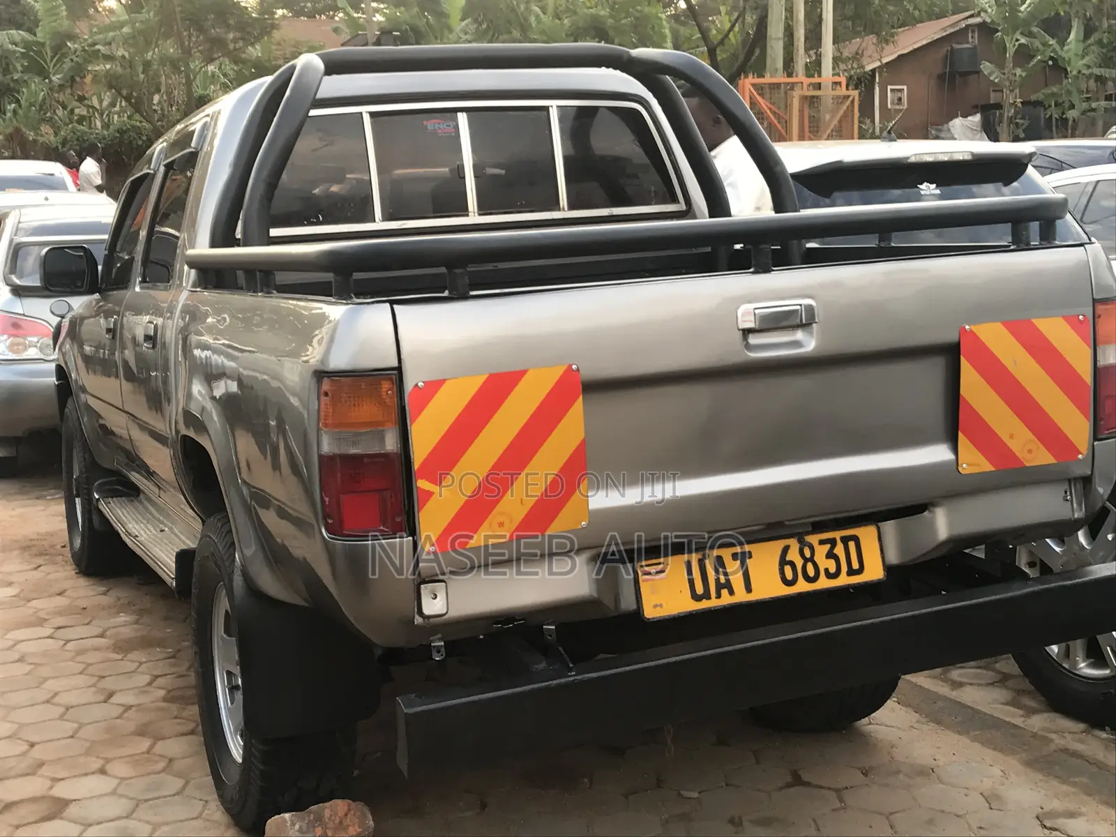 Toyota Hilux 2000 Green