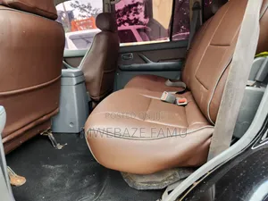Toyota Land Cruiser 2000 Black