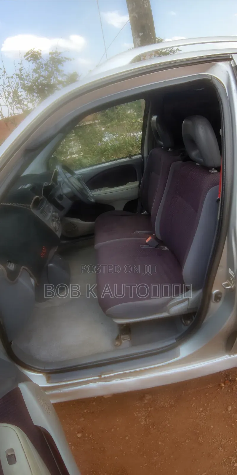Toyota Raum 2000 Silver
