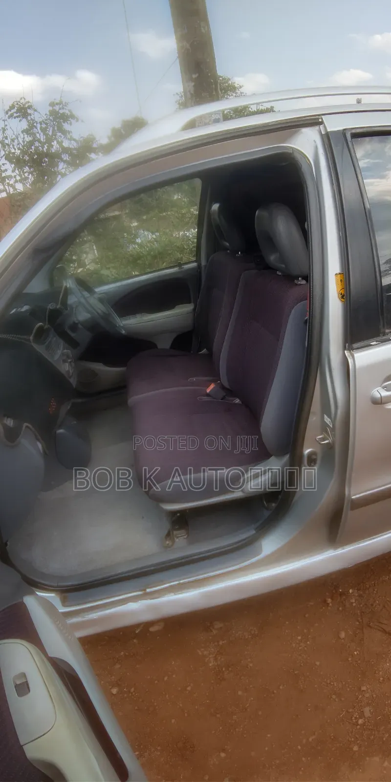 Toyota Raum 2000 Silver