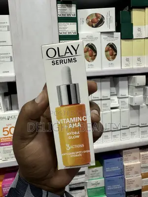 Olay Vitamin C Face Serum With AHA Niacinamide