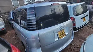 Toyota Sienta 2006 Silver