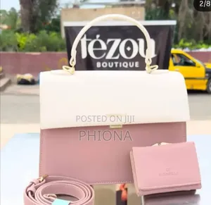 Chris Bella With a Small Purse