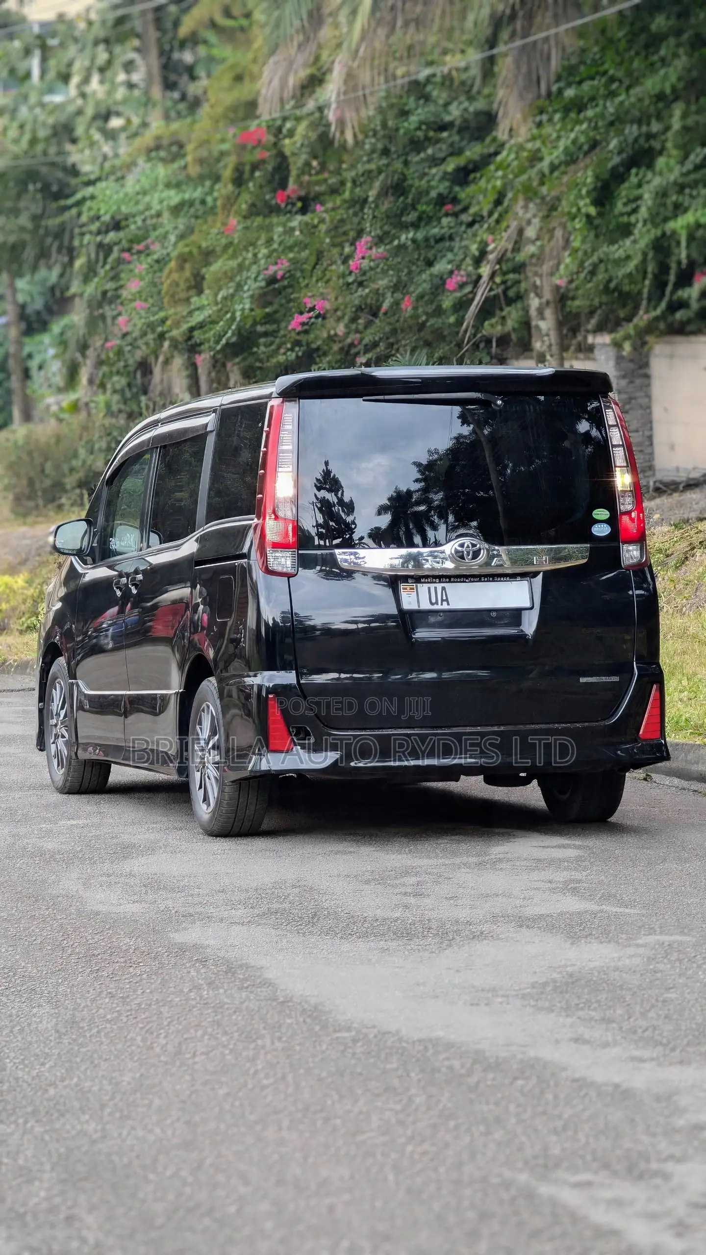 Toyota Noah 2015 Black