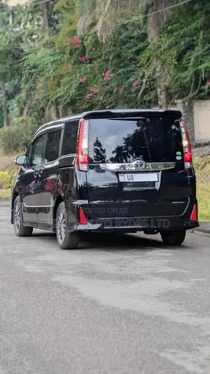Toyota Noah 2015 Black
