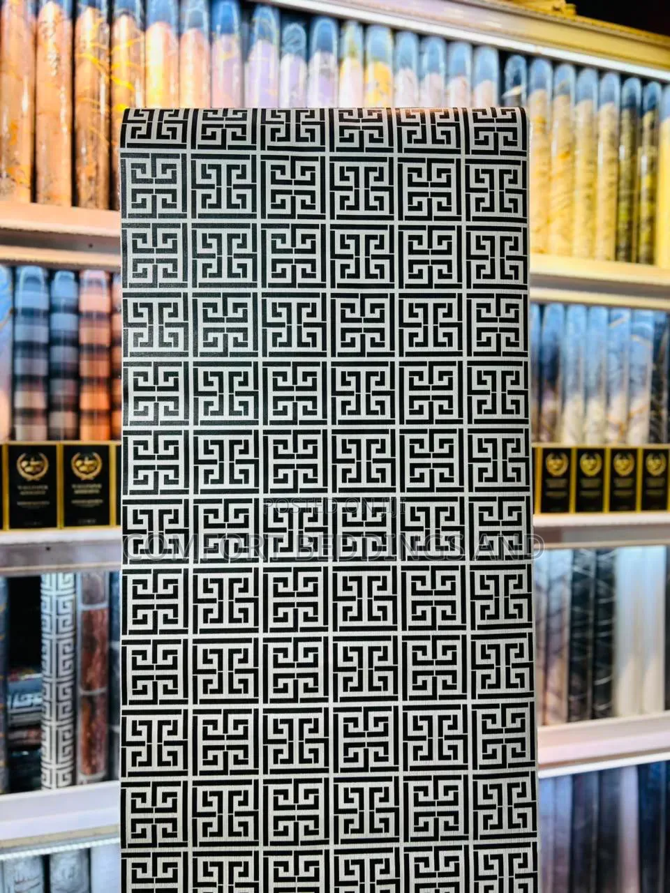 Puzzle Wallpaper Black