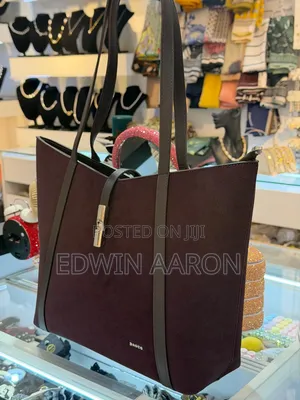 Exquisite Ladies Handbag