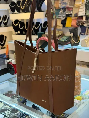 Exquisite Ladies Handbag