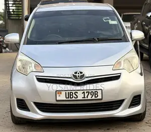 Toyota Ractis 1.5 FWD 2011 Silver