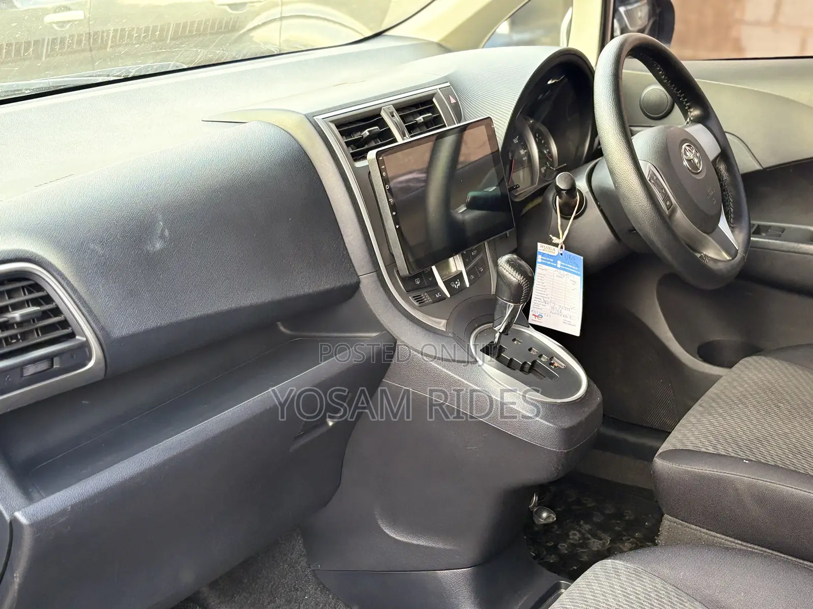 Toyota Ractis 1.5 FWD 2011 Silver