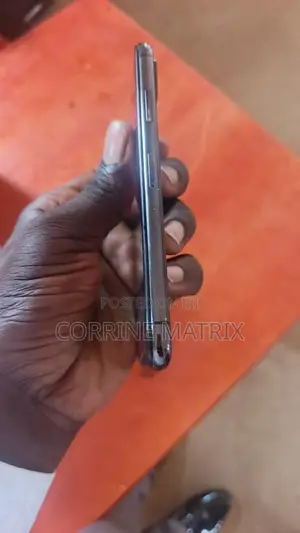 Apple iPhone X 64 GB Black