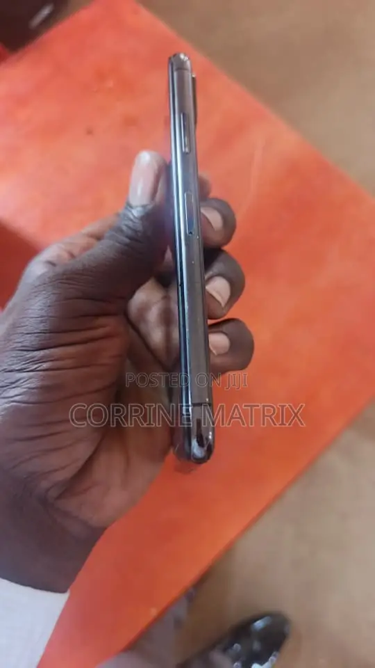 Apple iPhone X 64 GB Black
