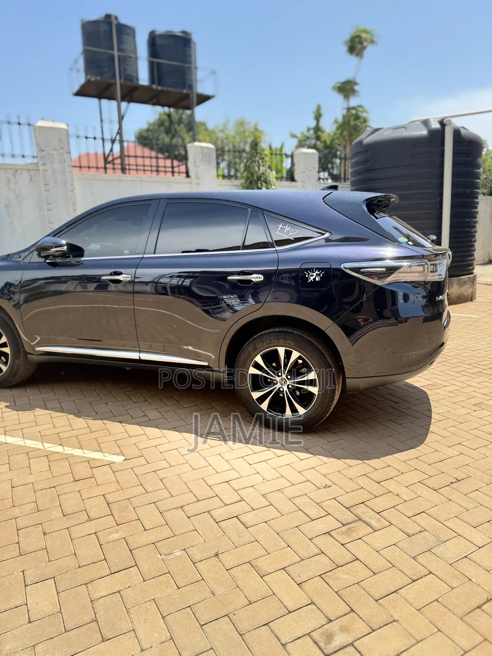 Toyota Harrier 2.0 2015 Black