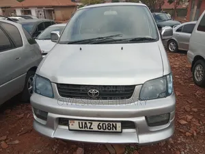 Toyota Noah 2.0 AWD (8 Seater) 2002 Silver