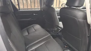 Toyota Hilux 2020 Silver