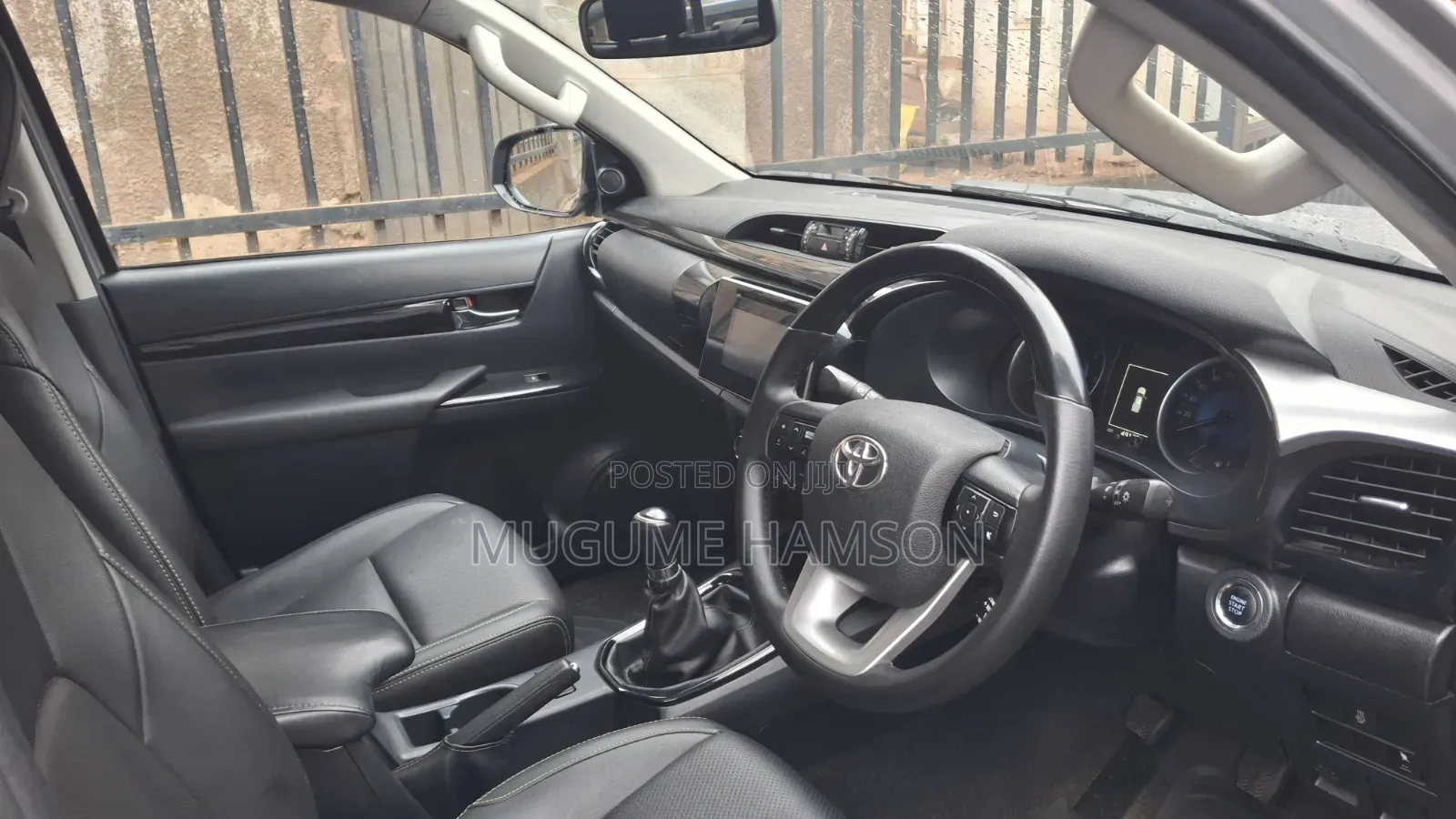 Toyota Hilux 2020 Silver