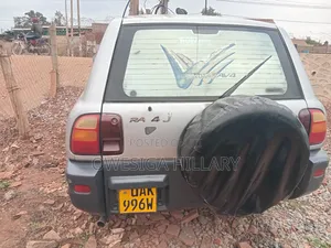 Toyota RAV4 Automatic 2000 Silver