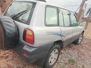 Toyota RAV4 Automatic 2000 Silver